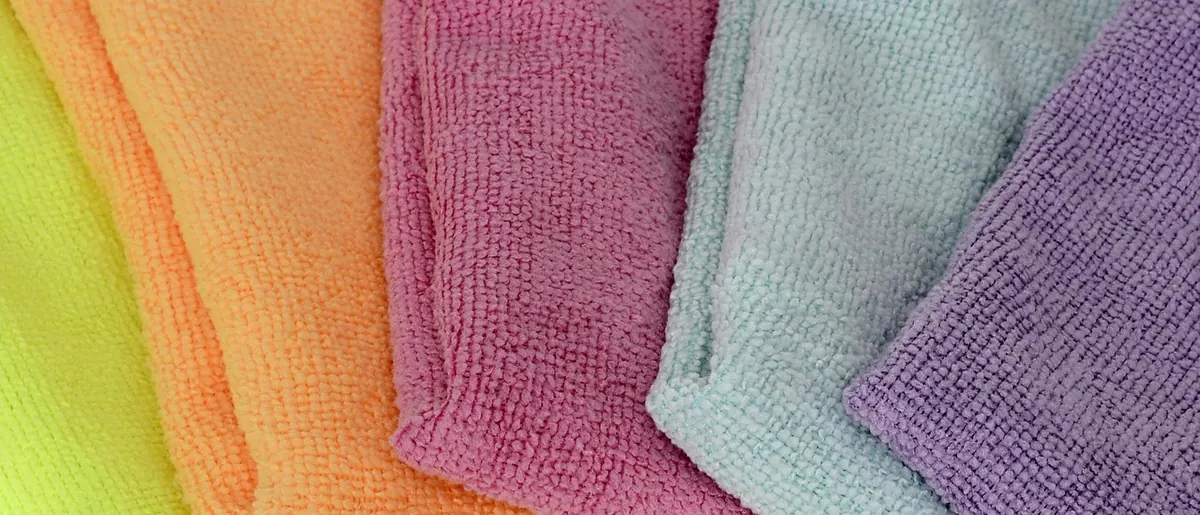 Microfiber vs Cotton Cloths: Which Cloth for Which Cleaning Job?